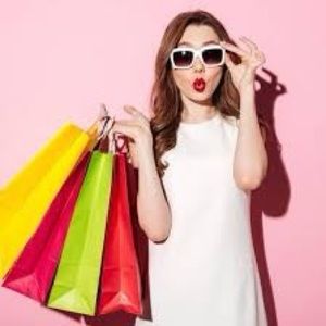 Meet your Posher, Cassandra